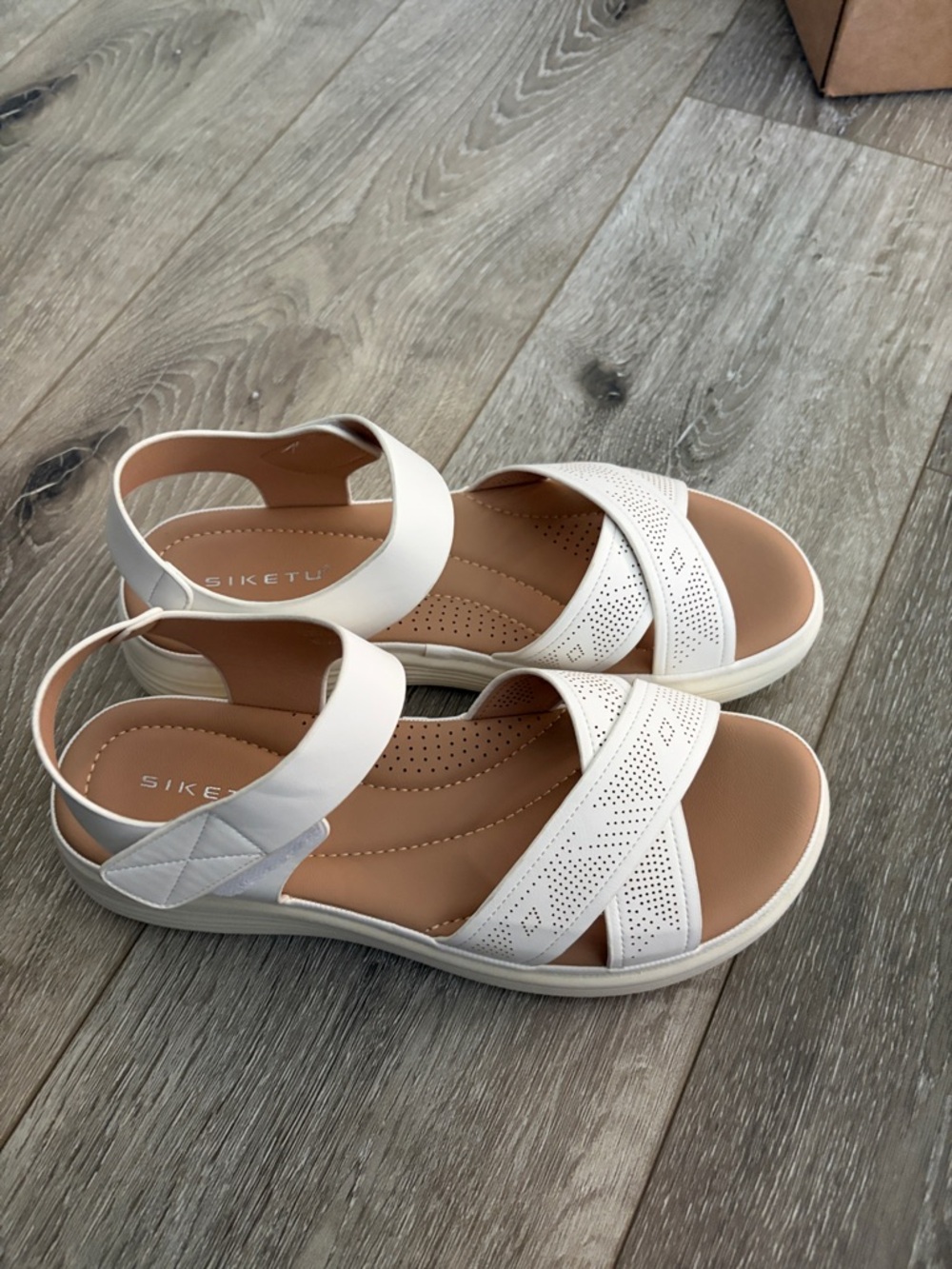 Women’s White Perforated Comfort Sandals size 10
